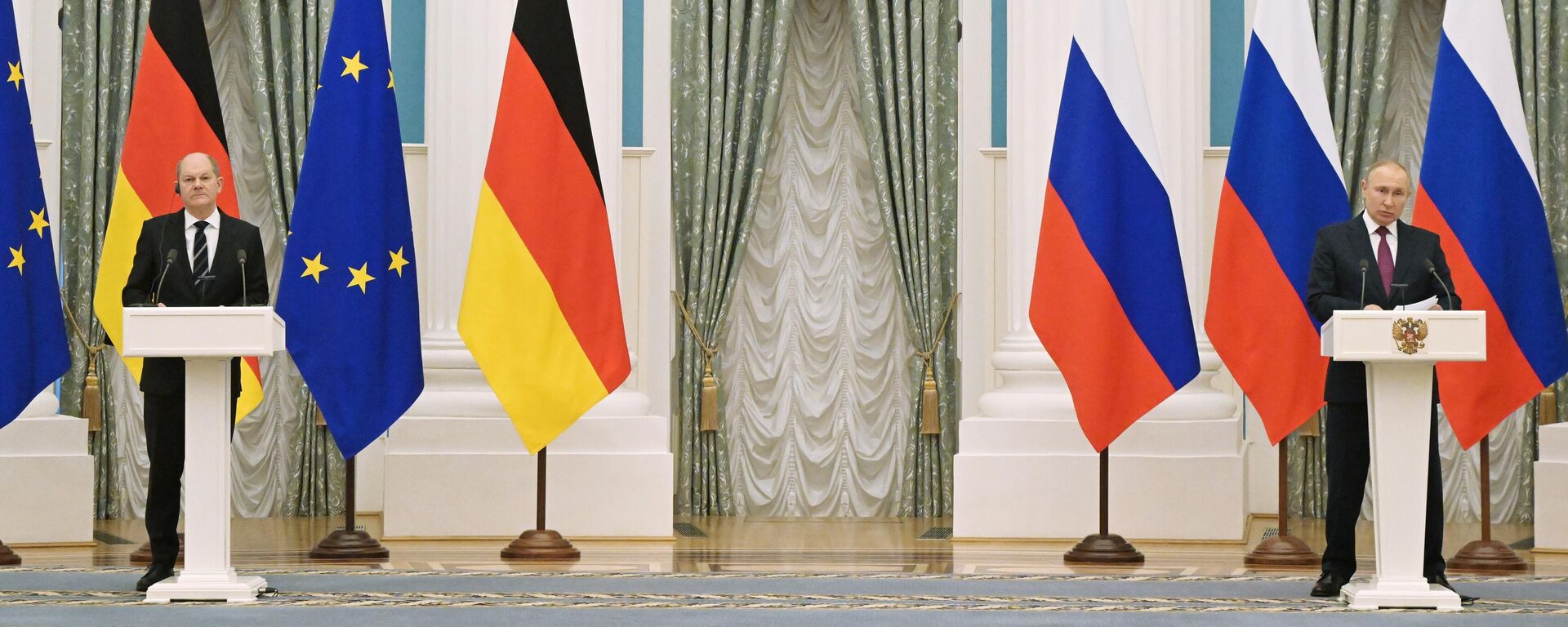 Tổng thống Nga Vladimir Putin gặp Thủ tướng Đức O. Scholz - Sputnik Việt Nam, 1920, 22.08.2022