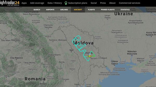 Đường bay của phi công Air Moldova, tạo thành chữ “Relax”, gần Ukraina, trên biểu đồ Flightradar - Sputnik Việt Nam