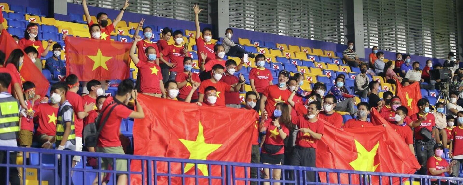 Cổ động viên Việt Nam ăn mừng bàn thắng của đội nhà - Sputnik Việt Nam, 1920, 22.02.2022