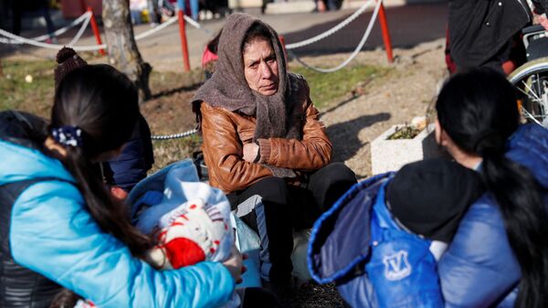 Những người tị nạn Ukraina đang chờ chỗ ở trong một trung tâm lưu trú tạm thời ở Zahony, Hungary - Sputnik Việt Nam