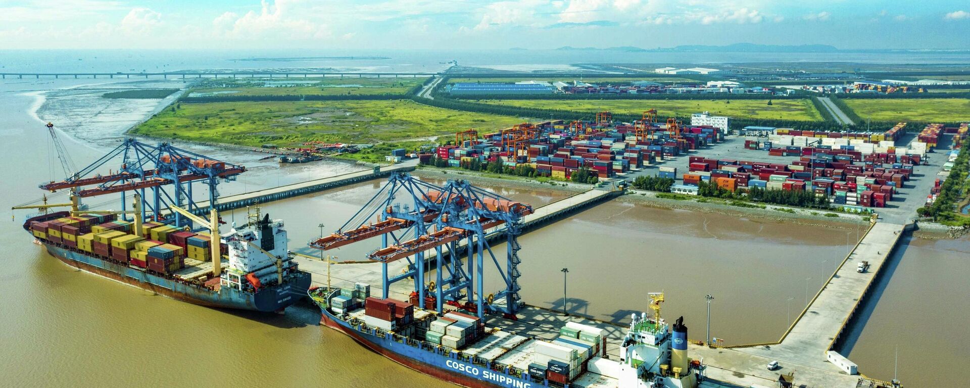 Cảng Nam Hải có quy mô ngày càng lớn, đáp ứng tốt tốc độ tăng trưởng xuất nhập khẩu tại vùng cửa ngõ giao thương chiến lược phía Bắc - Sputnik Việt Nam, 1920, 01.03.2022