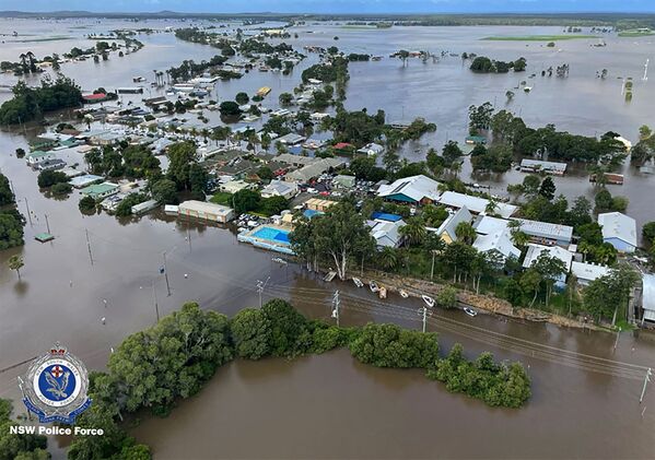 Cảnh từ trên không của thành phố bị ngập lụt Woodburn ở phía bắc New South Wales, Úc - Sputnik Việt Nam