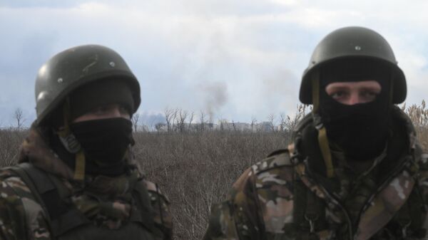 Các quân nhân của Cộng hòa Nhân dân Donetsk được chụp gần Mariupol, nơi diễn ra các cuộc giao tranh, ở Ukraina - Sputnik Việt Nam