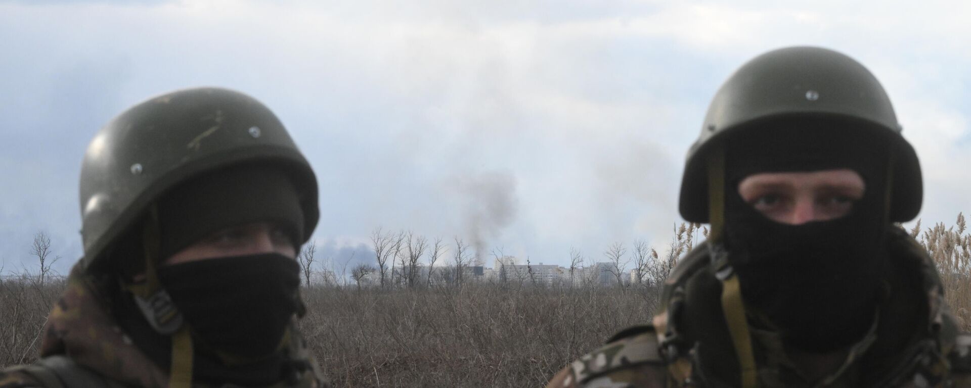 Các quân nhân của Cộng hòa Nhân dân Donetsk được chụp gần Mariupol, nơi diễn ra các cuộc giao tranh, ở Ukraina - Sputnik Việt Nam, 1920, 06.03.2022