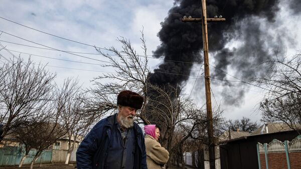 Cháy kho dầu ở Lugansk - Sputnik Việt Nam