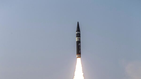 Phóng tên lửa đạn đạo thế hệ mới Agni P ở Ấn Độ - Sputnik Việt Nam