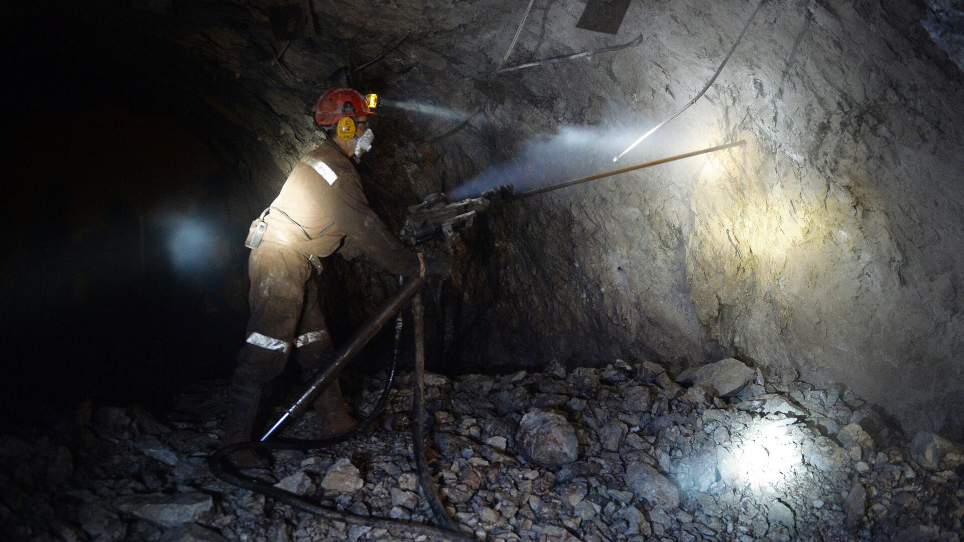 Mỏ khai thác Kalinskaya ở tỉnh Sverdlovsk (Nga) - Sputnik Việt Nam, 1920, 19.03.2022