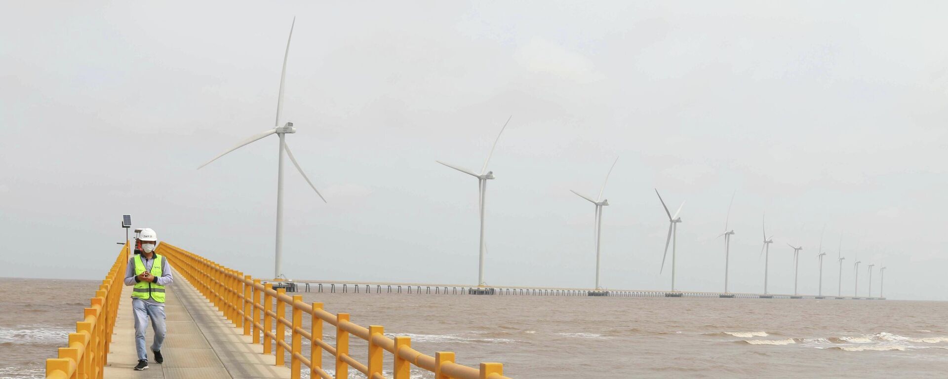 Công trình điện gió của Công ty Cổ phần Điện gió Trà Vinh 1, công suất 48MW, vận hành thương mại từ tháng 10/2021 - Sputnik Việt Nam, 1920, 23.03.2022