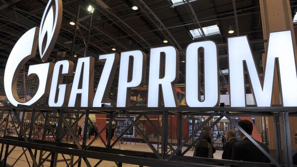 Logo của tập đoàn năng lượng khổng lồ Gazprom của Nga trong triển lãm Hội nghị Khí đốt Thế giới ở Paris - Sputnik Việt Nam
