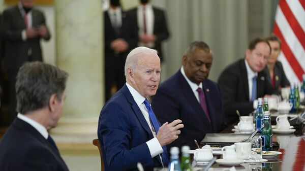 Tổng thống Hoa Kỳ Joe Biden gặp Tổng thống Ba Lan Andrzej Duda tại Phủ Tổng thống ở Warsaw, Ba Lan - Sputnik Việt Nam