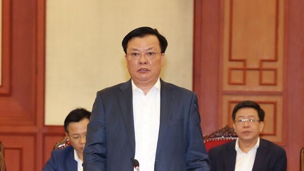 Đồng chí Đinh Tiến Dũng, Ủy viên Bộ Chính trị, Bí thư Thành ủy Hà Nội phát biểu tại buổi họp - Sputnik Việt Nam