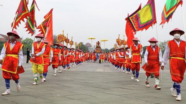 Giỗ Tổ Hùng Vương năm 2022: Đặc sắc Lễ rước kiệu về Đền Hùng của các xã, phường, thị trấn vùng ven di tích
 - Sputnik Việt Nam