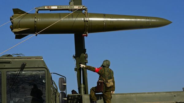 Нệ thống tên lửa tác chiến-chiến thuật Iskander-M - Sputnik Việt Nam
