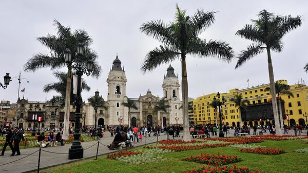 Nhà thờ trên quảng trường trung tâm ở Lima - Sputnik Việt Nam