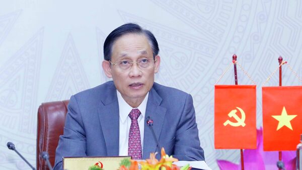 Đồng chí Lê Hoài Trung, Uỷ viên Trung ương Đảng, Trưởng Ban Đội ngoại Trung ương phát biểu - Sputnik Việt Nam