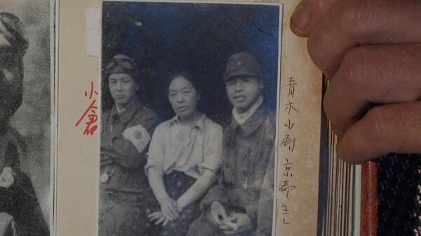 Bức ảnh cũ của một phụ nữ và hai phi công lái máy bay kamikaze của Nhật Bản trong  Chiến tranh thế giới thứ hai - Sputnik Việt Nam