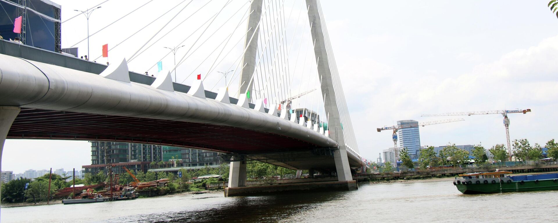 Cầu Thủ Thiêm 2 được thiết kế có một trụ tháp dạng “đầu rồng” bố trí lệch về phía Thủ Thiêm, là điểm nhấn trên sông Sài Gòn - Sputnik Việt Nam, 1920, 28.04.2022