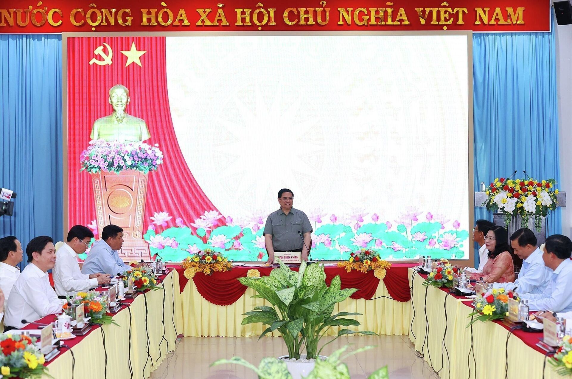 Thủ tướng Phạm Minh Chính chủ trì buổi làm việc với lãnh đạo chủ chốt tỉnh Sóc Trăng - Sputnik Việt Nam, 1920, 28.04.2022