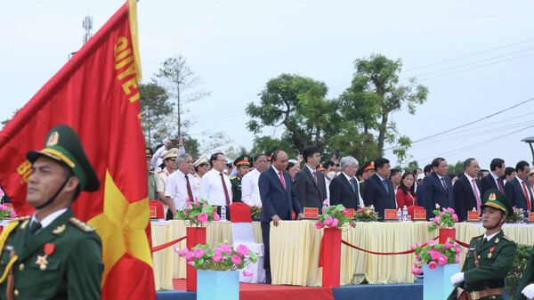 Chủ tịch nước Nguyễn Xuân Phúc dự Lễ thượng cờ “Thống nhất non sông” - Sputnik Việt Nam