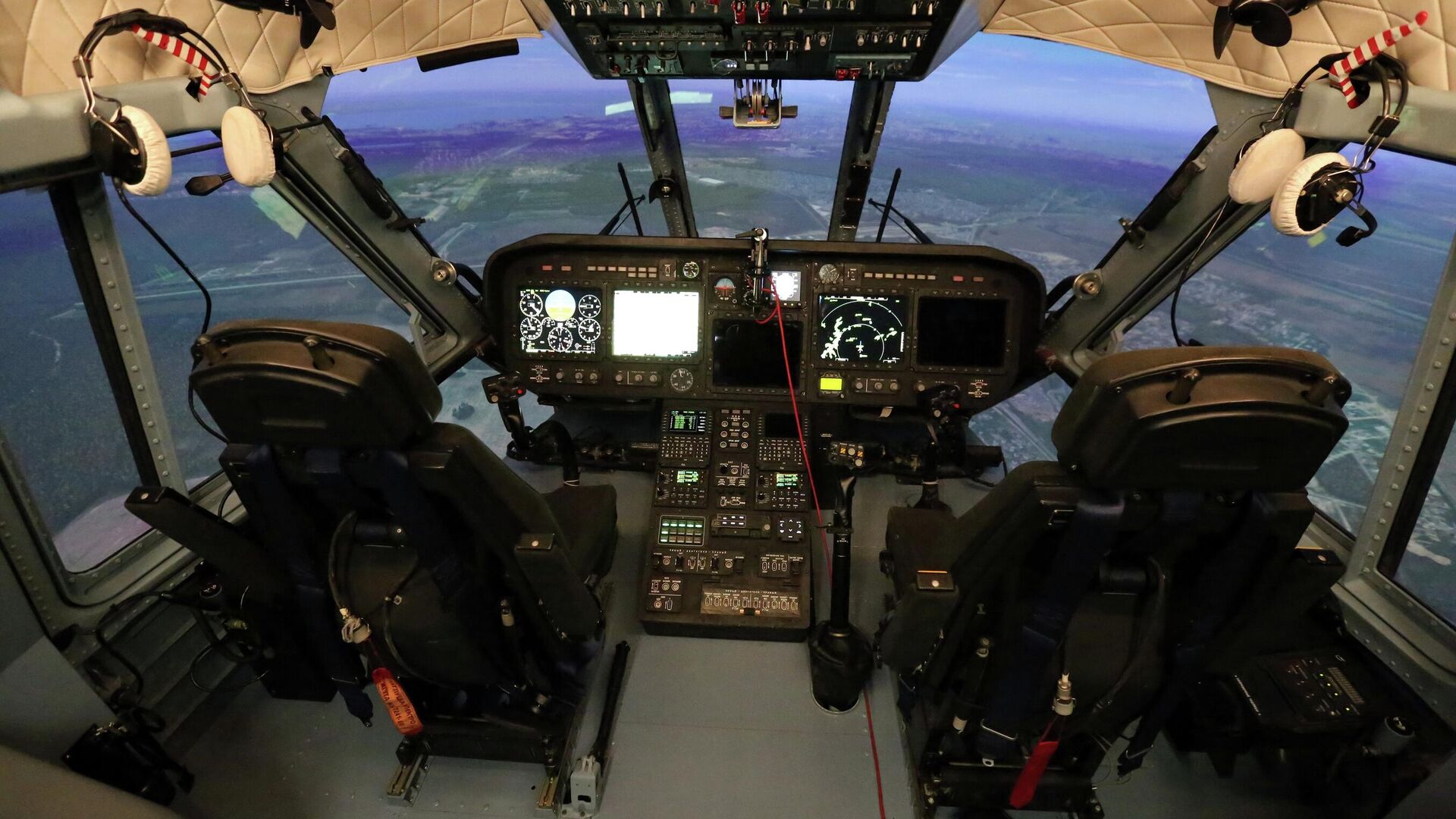 Hệ thống mô phỏng đào tạo phi công trực thăng Mi-38 - Sputnik Việt Nam, 1920, 11.05.2022