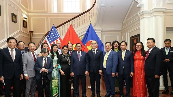 Thủ tướng Phạm Minh Chính với đại diện cộng đồng người Việt Nam tại Hoa Kỳ. - Sputnik Việt Nam