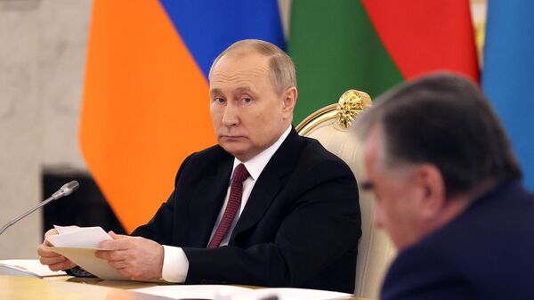 Tổng thống Liên bang Nga Vladimir Putin tham dự cuộc gặp với lãnh đạo các nước thành viên CSTO - Sputnik Việt Nam
