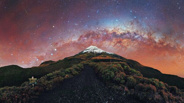 Bức ảnh Galactic Kiwi của nhiếp ảnh gia New Zealand Evan McKay&#x27;s, lọt Top 25 ảnh xuất sắc nhất trong cuộc thi &quot;2022 Milky Way photographer of the year&quot; - Sputnik Việt Nam