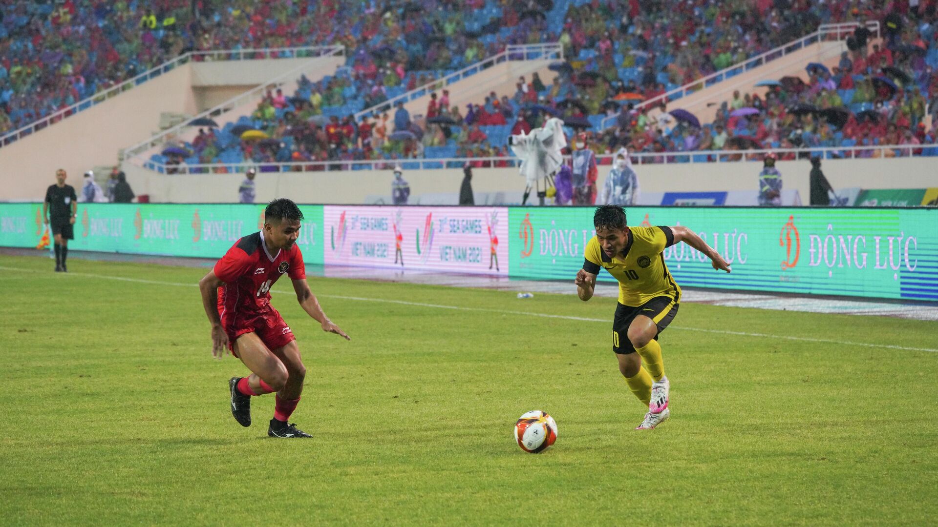 Trận đấu tranh HCĐ giữa U23 Indonesia - U23 Malaysia tại SEA Games 31 - Sputnik Việt Nam, 1920, 23.05.2022