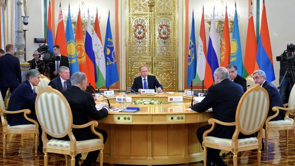 Tổng thống Nga Vladimir Putin tham gia hội nghị thượng đỉnh CSTO và Hội đồng Kinh tế Á-Âu tối cao tại Moscow - Sputnik Việt Nam