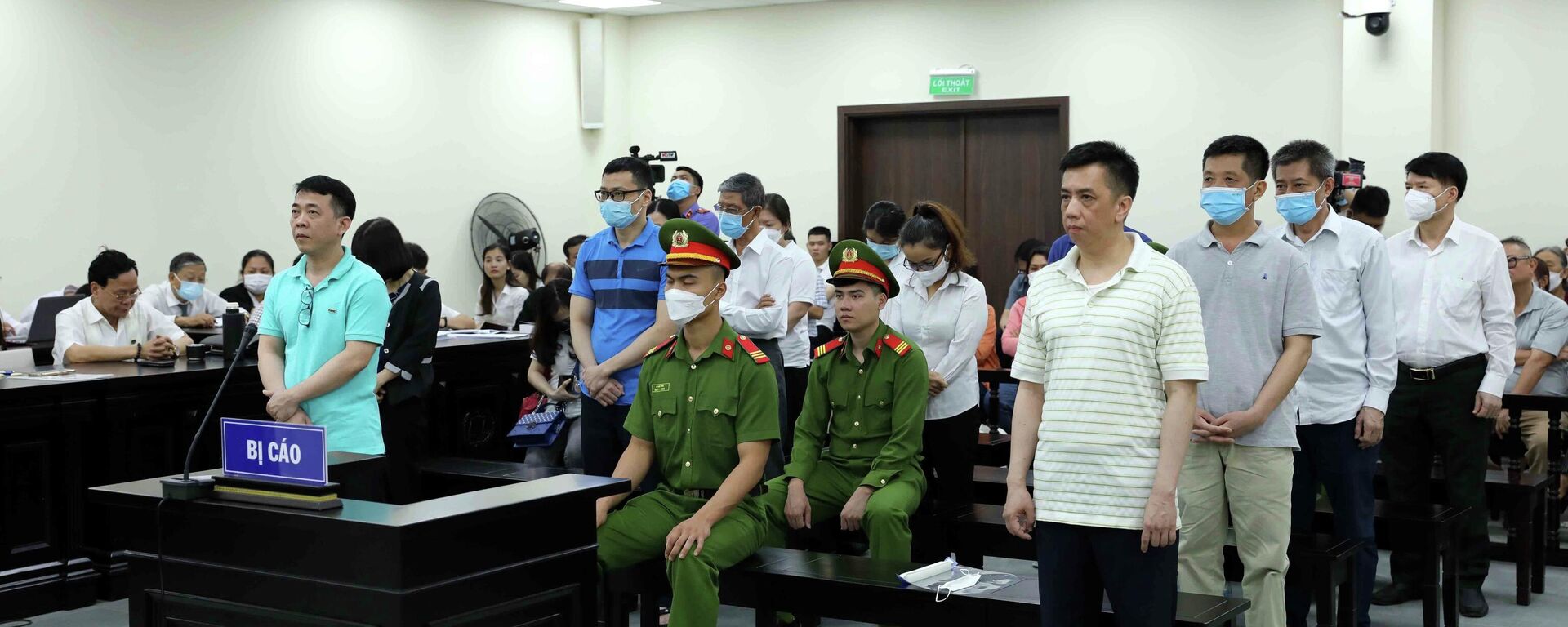 Xét xử vụ buôn bán thuốc giả: Nguyên Thứ trưởng Bộ Y tế Trương Quốc Cường bị tuyên phạt 4 năm tù - Sputnik Việt Nam, 1920, 23.05.2022
