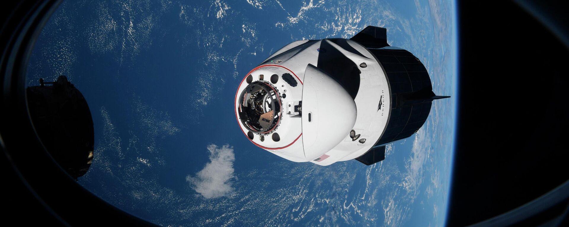 Tàu SpaceX Crew Dragon tiếp cận MKS để lắp ghép - Sputnik Việt Nam, 1920, 19.03.2024