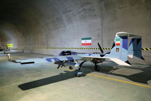 Máy bay không người lái tại căn cứ dưới lòng đất ở Iran. - Sputnik Việt Nam