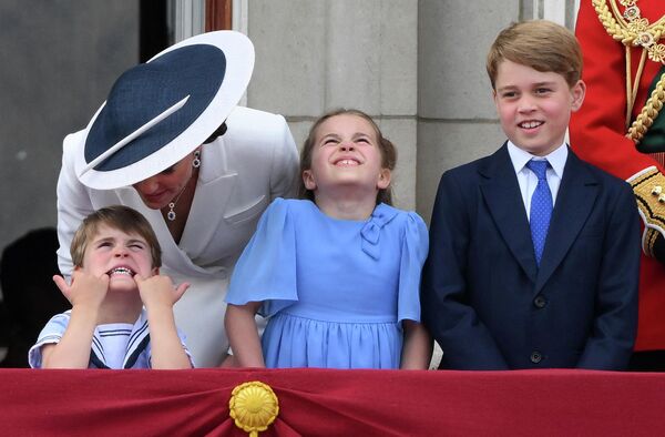 Các con của Công tước và nữ Công tước xứ Cambridge William và Catherine tại Đại lễ Bạch kim của Nữ hoàng Elizabeth II. - Sputnik Việt Nam