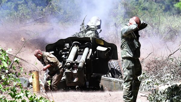 Lực lượng LNR bắn phá Lực lượng vũ trang Ukraina từ ngoại ô Popasnaya - Sputnik Việt Nam