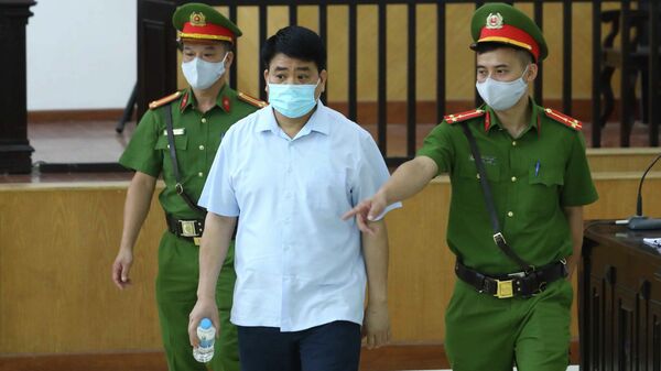 Xét xử phúc thẩm cựu Chủ tịch UBND thành phố Hà Nội Nguyễn Đức Chung và các bị cáo trong vụ mua chế phẩm sinh học xử lý nước - Sputnik Việt Nam