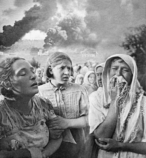 Ngày 23 tháng 6 năm 1941 tại Kiev. Vùng Grushka. - Sputnik Việt Nam