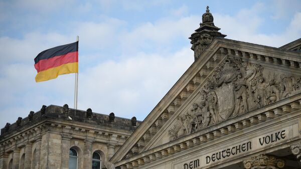 Quốc kỳ CHLB Đức trên tòa nhà Nghị viện ở Berlin - Sputnik Việt Nam