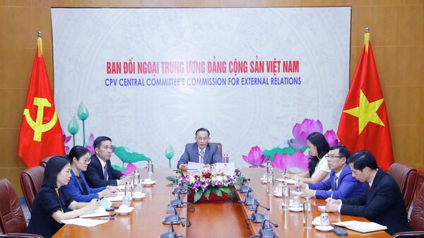 Trưởng Ban Đối ngoại Trung ương Lê Hoài Trung hội đàm với Trưởng Ban Liên đạc Đối ngoại Trung ương Đảng Cộng sản Trung Quốc - Sputnik Việt Nam