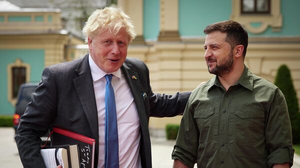 Thủ tướng Anh Boris Johnson và Tổng thống Ukraina Volodymyr Zelensky tại Kyiv, Ukraine - Sputnik Việt Nam