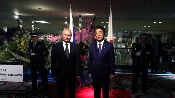 Thủ tướng Nhật Bản Shinzo Abe và Tổng thống Nga Vladimir Putin - Sputnik Việt Nam