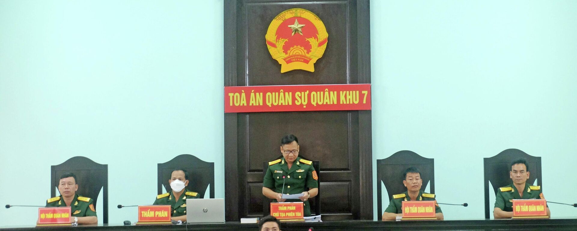 14 bị cáo trong vụ buôn lậu gần 200 triệu lít xăng phải ra hầu tòa - Sputnik Việt Nam, 1920, 13.07.2022