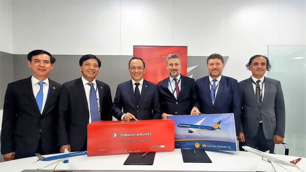 Vietnam Airlines và Turkish Airlines vừa ký kết biên bản ghi nhớ tăng cường quan hệ hợp tác song phương - Sputnik Việt Nam