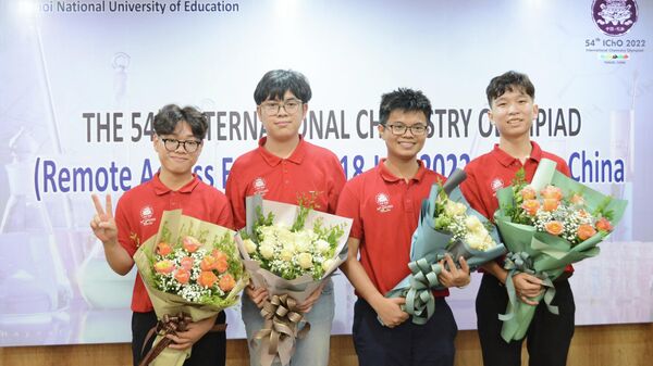 Cả 4 học sinh Việt Nam đều đạt Huy chương vàng Olympic Hóa học quốc tế năm 2022 - Sputnik Việt Nam