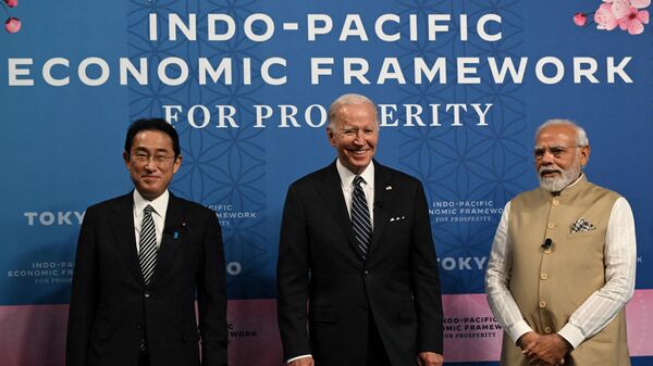Thủ tướng Nhật Bản Fumio Kishida, Tổng thống Mỹ Joe Biden và Thủ tướng Ấn Độ Narendra Modi tại cuộc họp Khuôn khổ Kinh tế Ấn Độ - Thái Bình Dương / ITERS - Sputnik Việt Nam