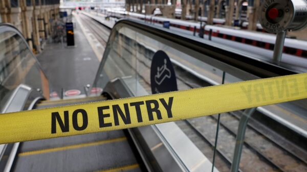 Lối vào sân ga tại ga xe lửa King's Cross ở London bị chặn vì một cuộc đình công - Sputnik Việt Nam