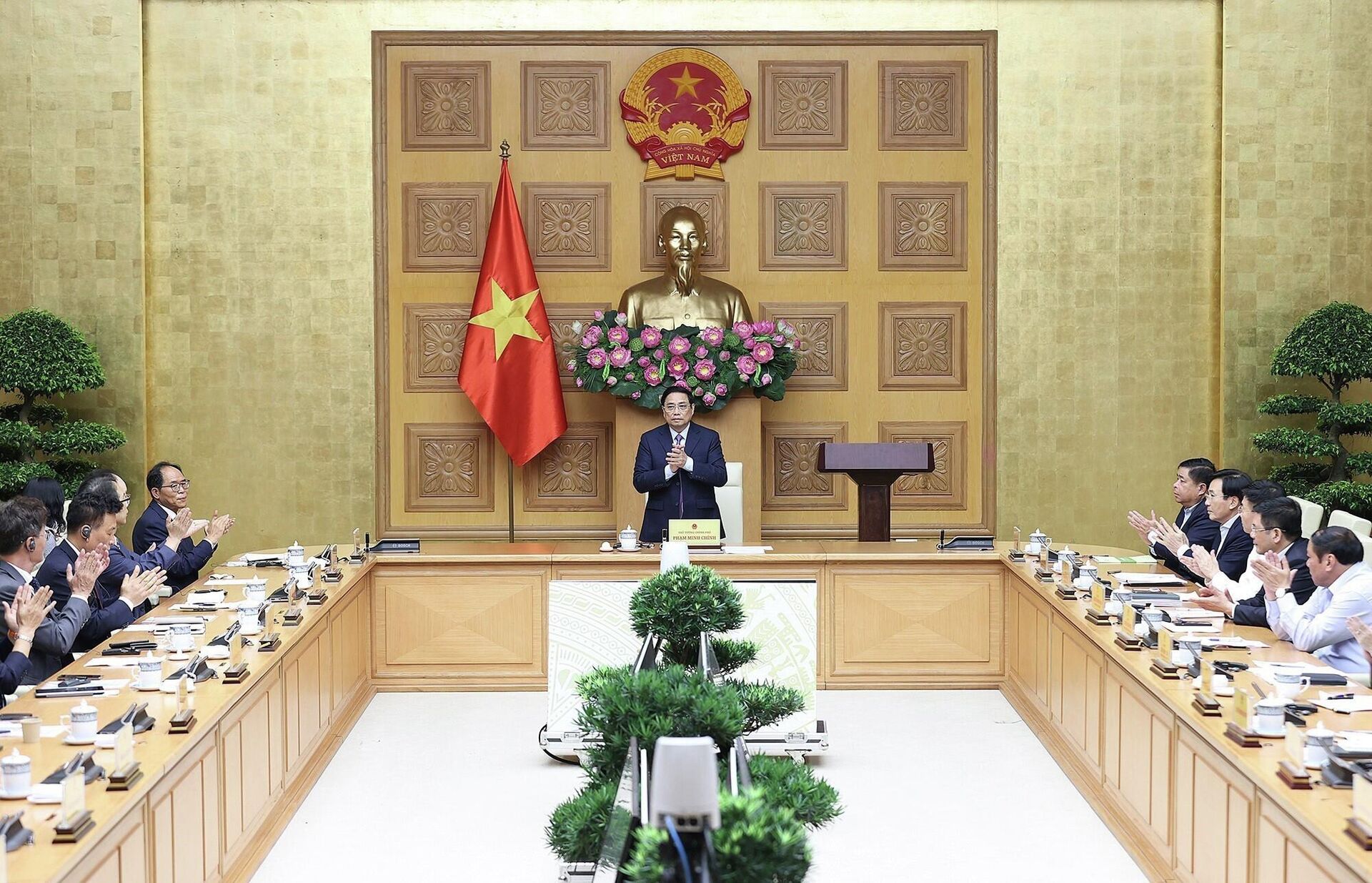 Thủ tướng Phạm Minh Chính làm việc với tổ chức, doanh nghiệp Hàn Quốc tại Việt Nam - Sputnik Việt Nam, 1920, 30.07.2022