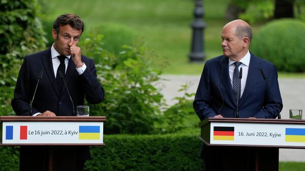 Thủ tướng Đức Olaf Scholz và Tổng thống Pháp Emmanuel Macron - Sputnik Việt Nam