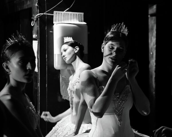 «Behind the ballet» (Phía sau vở ba lê) của nhiếp ảnh gia Nga Aleksei Tsiler, giành vị trí thứ 5 trong hạng mục «Portfolio» của cuộc thi HIPA’S 11th season &#x27;Nature&#x27;. - Sputnik Việt Nam