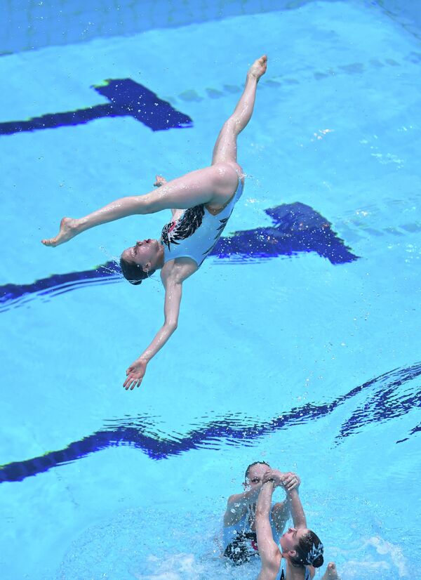 Vận động viên của đội tuyển quốc gia Tatarstan tham gia thi đấu nhóm bơi đồng bộ nữ tranh tài tại Thế vận hội Hữu nghị tại Kazan. - Sputnik Việt Nam