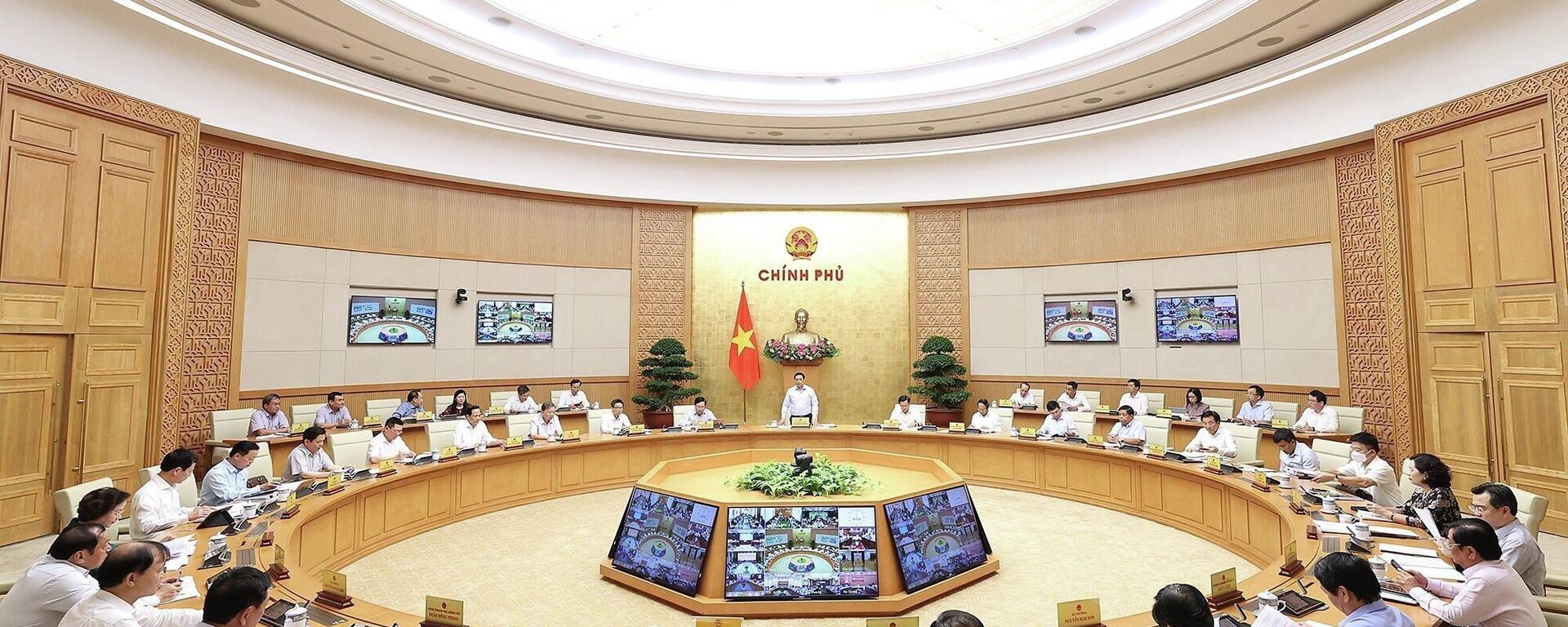 Thủ tướng Phạm Minh Chính chủ trì Phiên họp Chính phủ thường kỳ tháng 7 năm 2022 - Sputnik Việt Nam, 1920, 06.09.2022